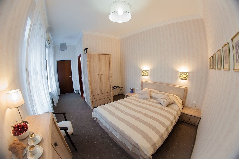 Noname Hotel Odessa Bagian luar foto
