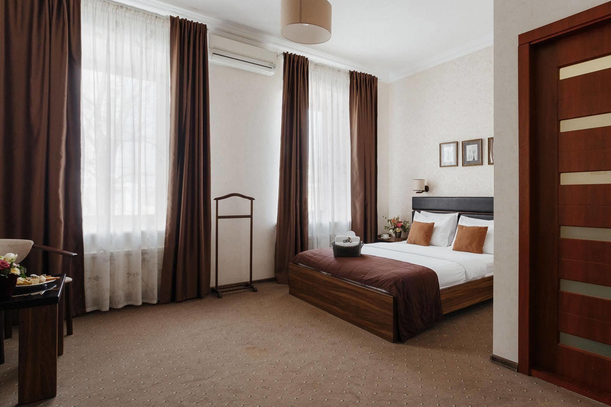 Noname Hotel Odessa Bagian luar foto