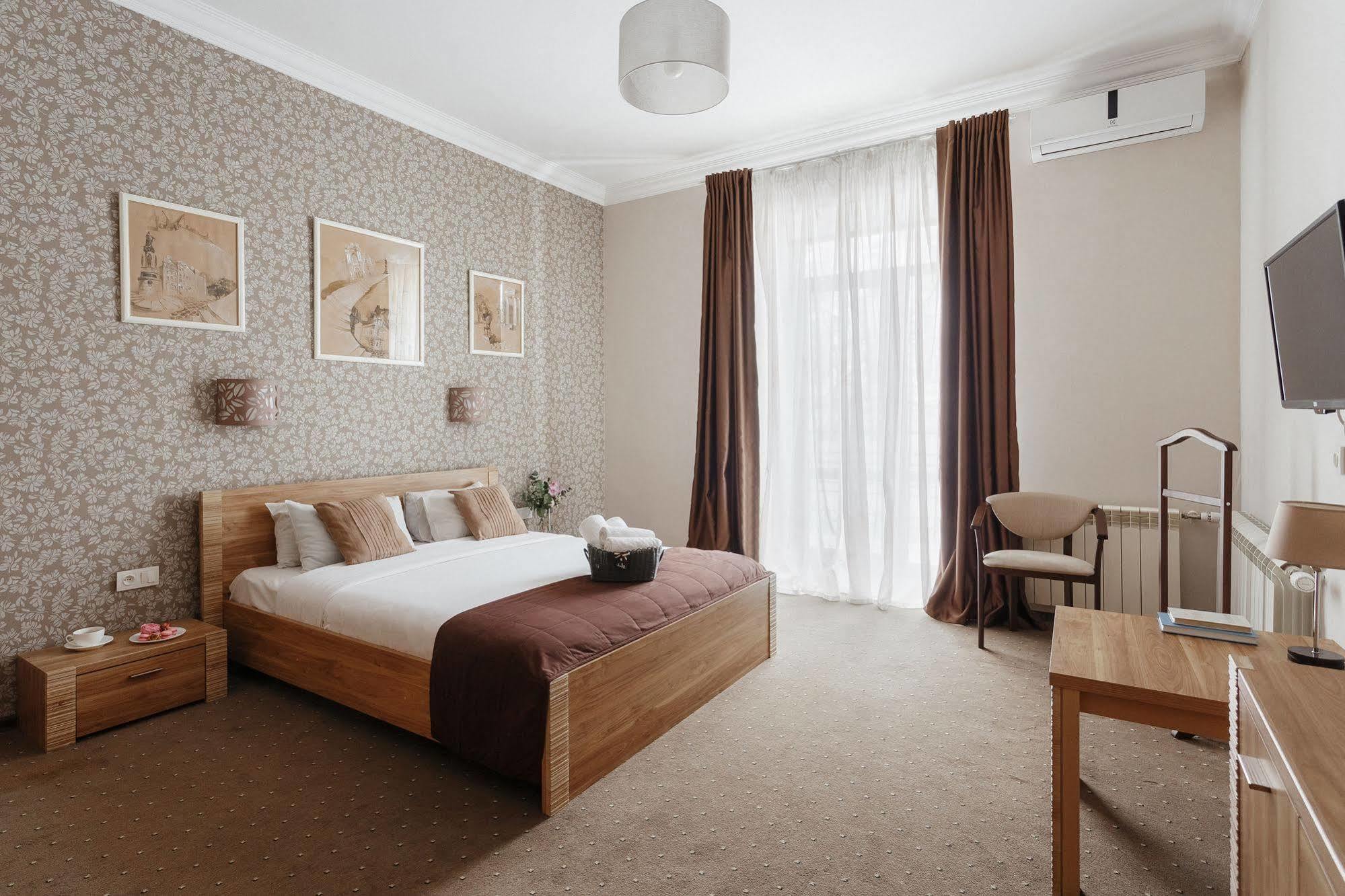 Noname Hotel Odessa Bagian luar foto