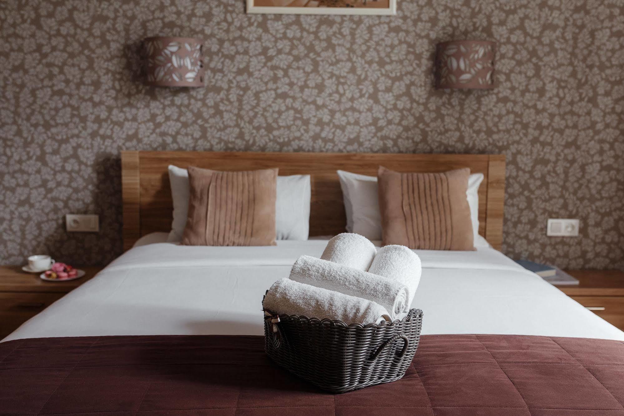 Noname Hotel Odessa Bagian luar foto