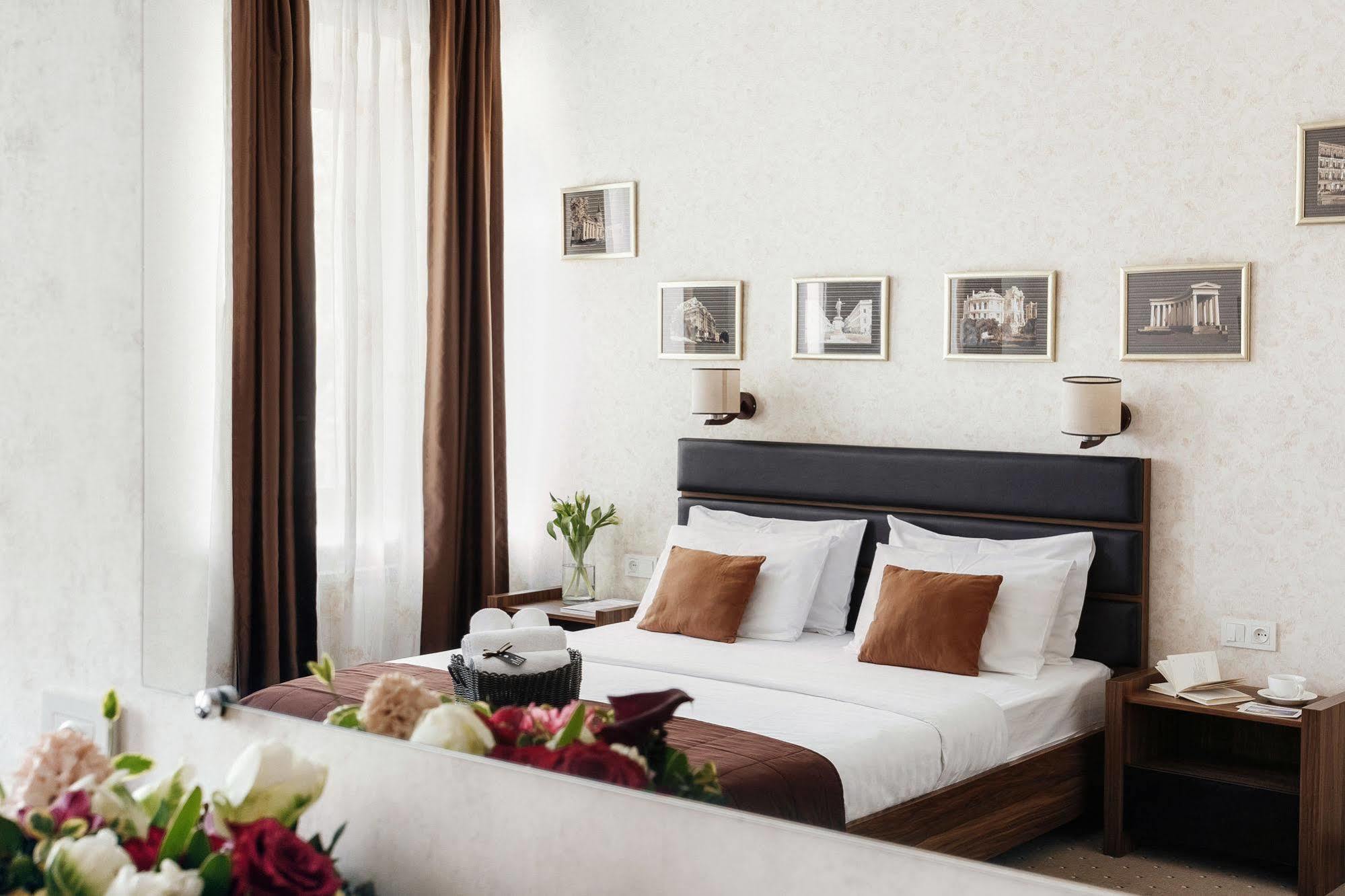 Noname Hotel Odessa Bagian luar foto
