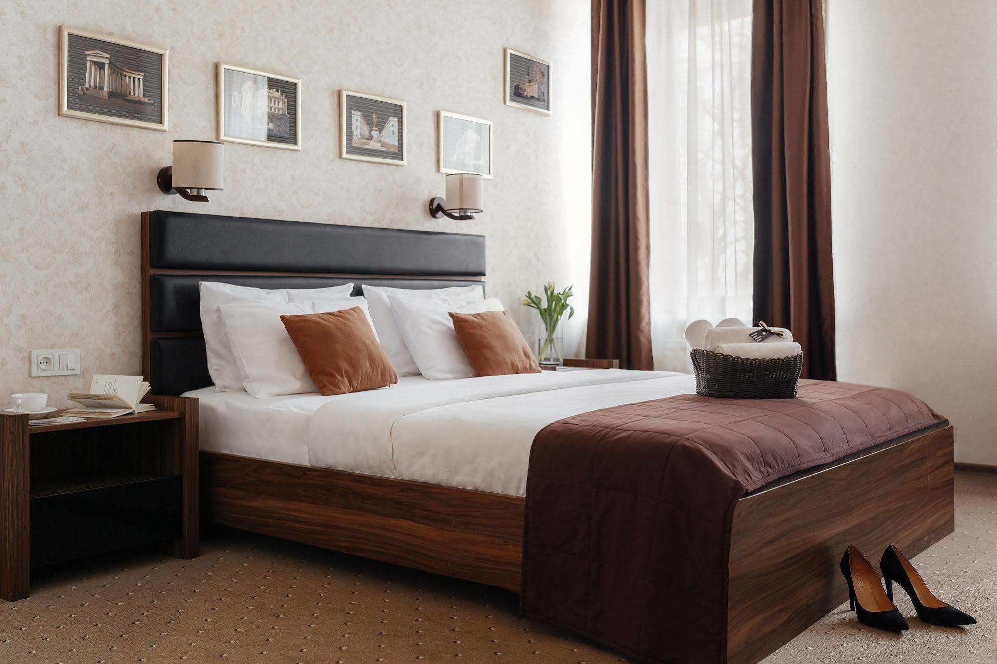 Noname Hotel Odessa Bagian luar foto