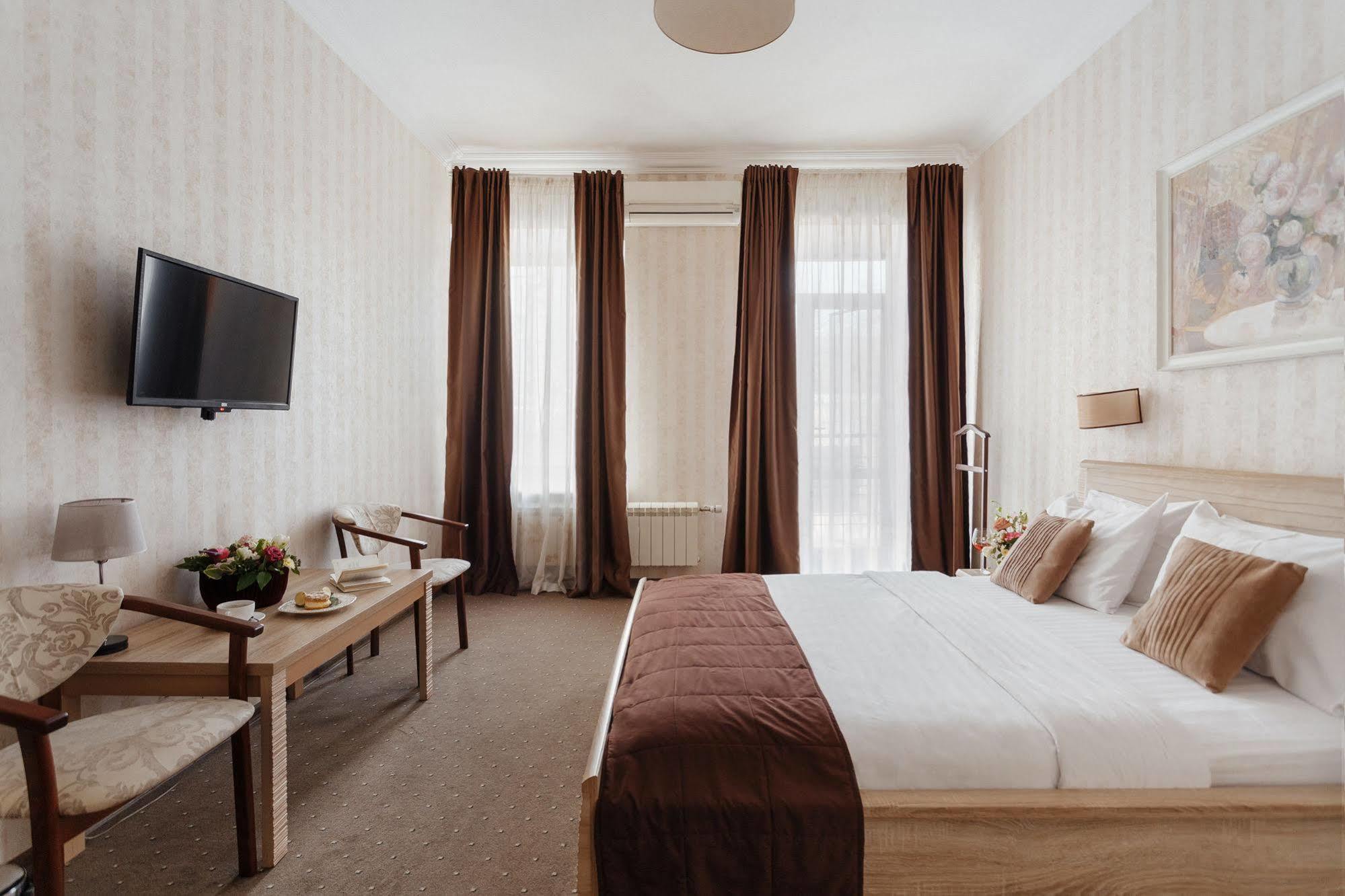 Noname Hotel Odessa Bagian luar foto